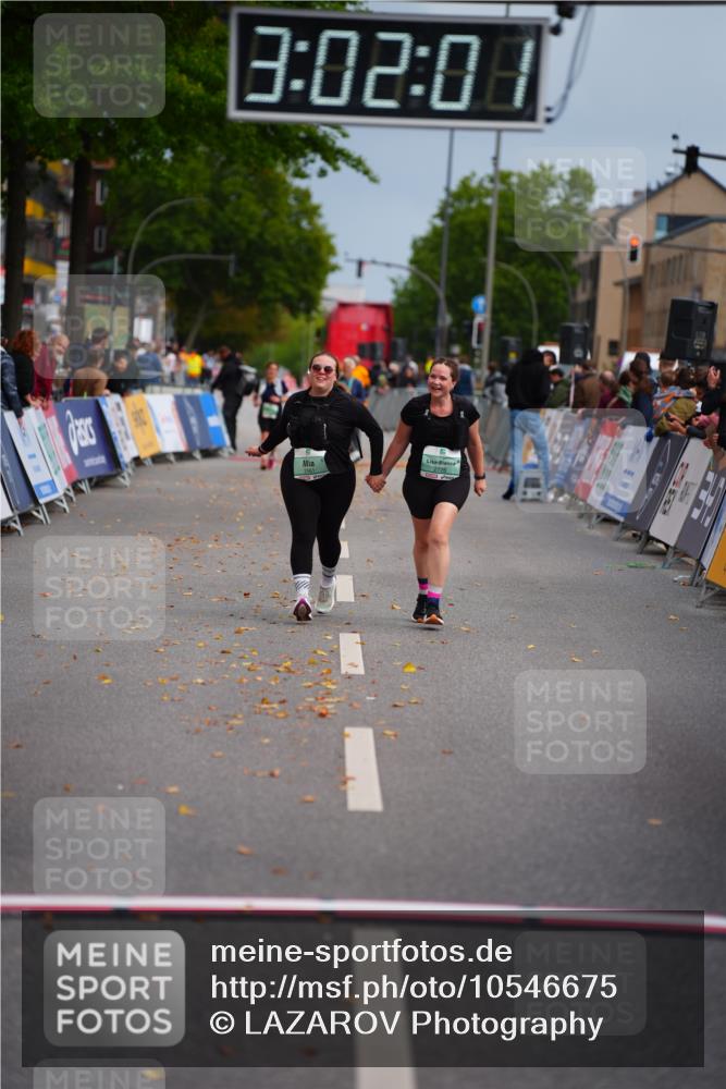 20.09.2026 - PSD Bank Halbmarathon LAZAROV Photography http://msf.ph/oto/10546675 20.09.2026 13:02:01 Ziel 2561, 2726 meine-sportfotos.de