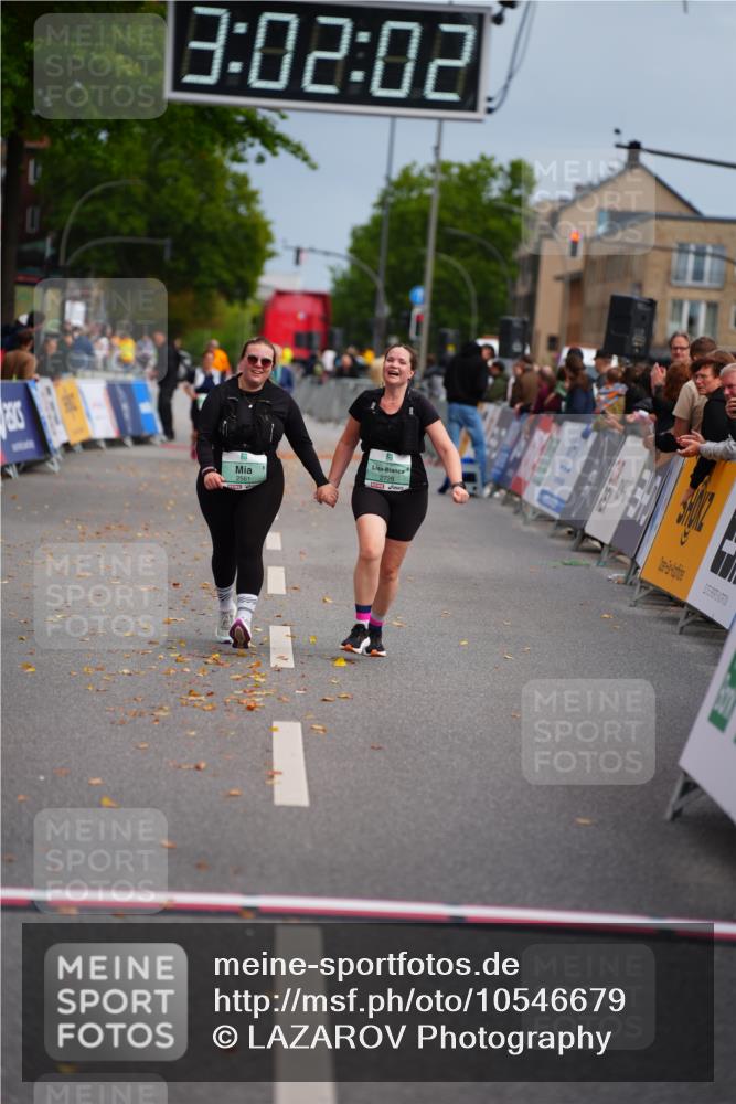 20.09.2026 - PSD Bank Halbmarathon LAZAROV Photography http://msf.ph/oto/10546679 20.09.2026 13:02:02 Ziel 2561, 2726 meine-sportfotos.de