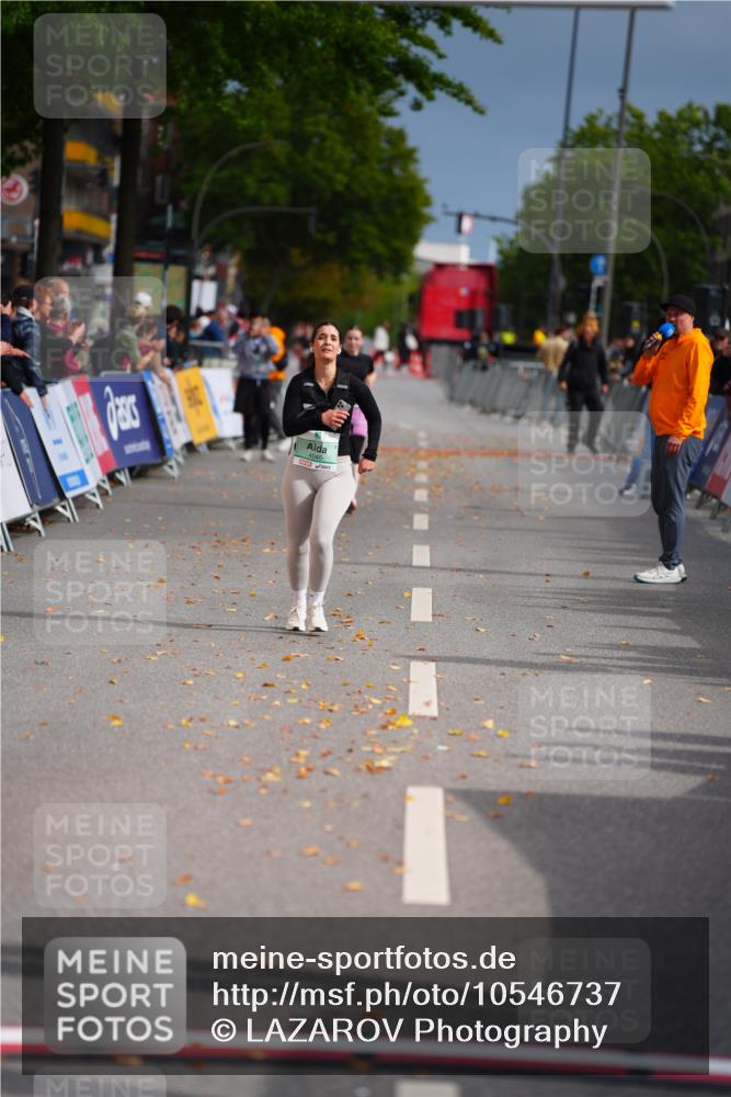 20.09.2026 - PSD Bank Halbmarathon LAZAROV Photography http://msf.ph/oto/10546737 20.09.2026 13:02:55 Ziel 4045 meine-sportfotos.de