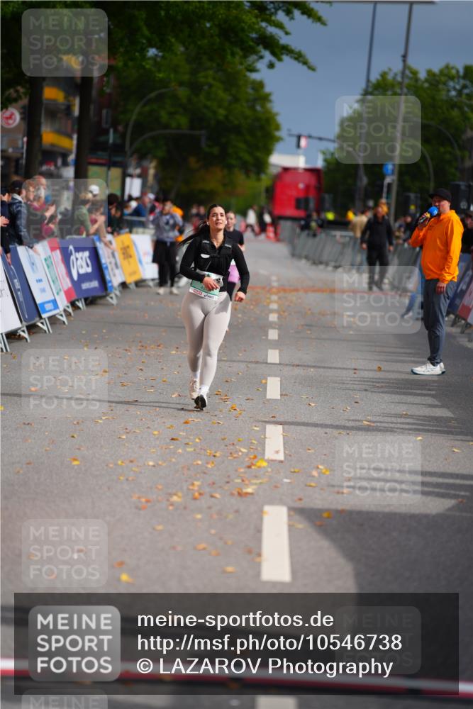 20.09.2026 - PSD Bank Halbmarathon LAZAROV Photography http://msf.ph/oto/10546738 20.09.2026 13:02:56 Ziel 4045 meine-sportfotos.de