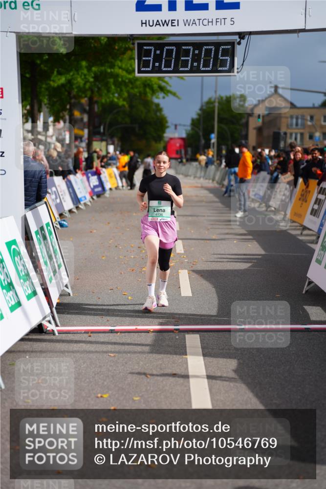 20.09.2026 - PSD Bank Halbmarathon LAZAROV Photography http://msf.ph/oto/10546769 20.09.2026 13:03:04 Ziel 4045, 4136 meine-sportfotos.de