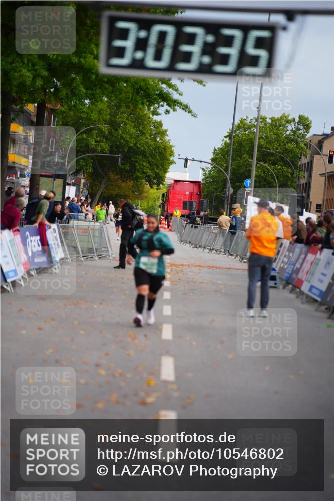 20.09.2026 - PSD Bank Halbmarathon LAZAROV Photography http://msf.ph/oto/10546802 20.09.2026 13:03:35 Ziel 4456 meine-sportfotos.de