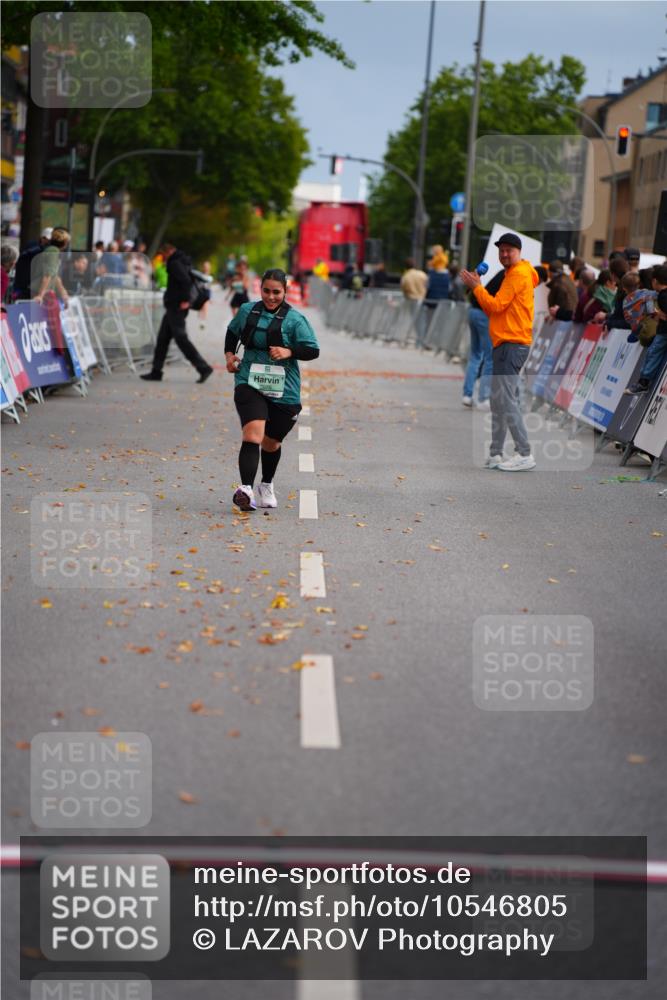 20.09.2026 - PSD Bank Halbmarathon LAZAROV Photography http://msf.ph/oto/10546805 20.09.2026 13:03:36 Ziel 4456 meine-sportfotos.de