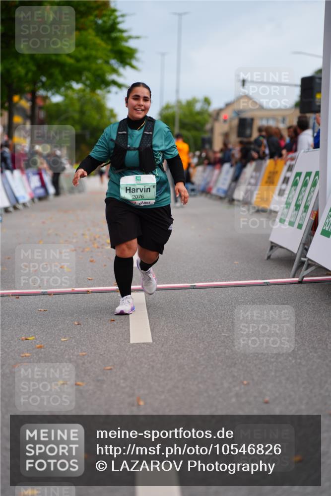 20.09.2026 - PSD Bank Halbmarathon LAZAROV Photography http://msf.ph/oto/10546826 20.09.2026 13:03:42 Ziel 2076 meine-sportfotos.de