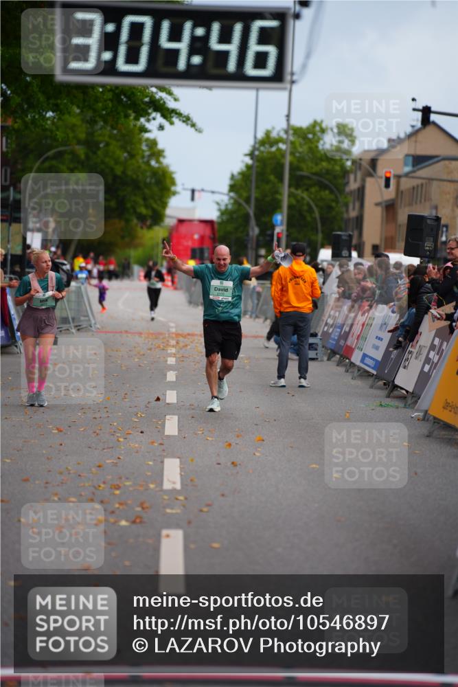 20.09.2026 - PSD Bank Halbmarathon LAZAROV Photography http://msf.ph/oto/10546897 20.09.2026 13:04:45 Ziel 2506, 3933 meine-sportfotos.de
