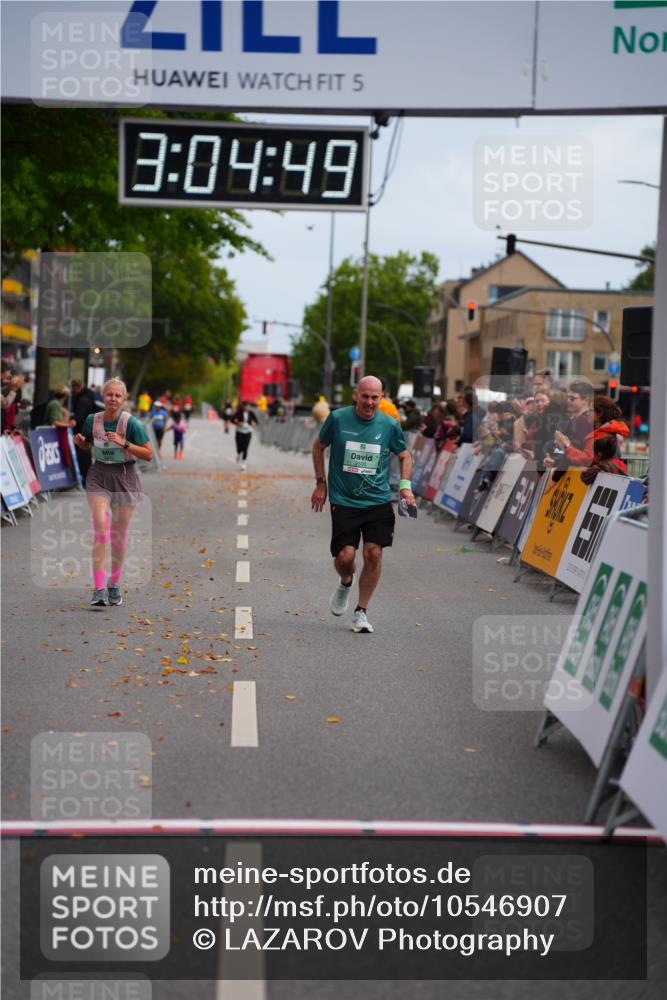20.09.2026 - PSD Bank Halbmarathon LAZAROV Photography http://msf.ph/oto/10546907 20.09.2026 13:04:49 Ziel 2505 meine-sportfotos.de