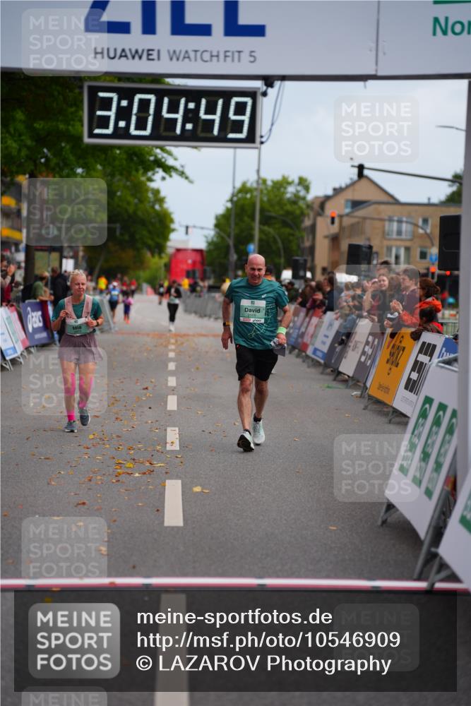 20.09.2026 - PSD Bank Halbmarathon LAZAROV Photography http://msf.ph/oto/10546909 20.09.2026 13:04:49 Ziel 2505 meine-sportfotos.de