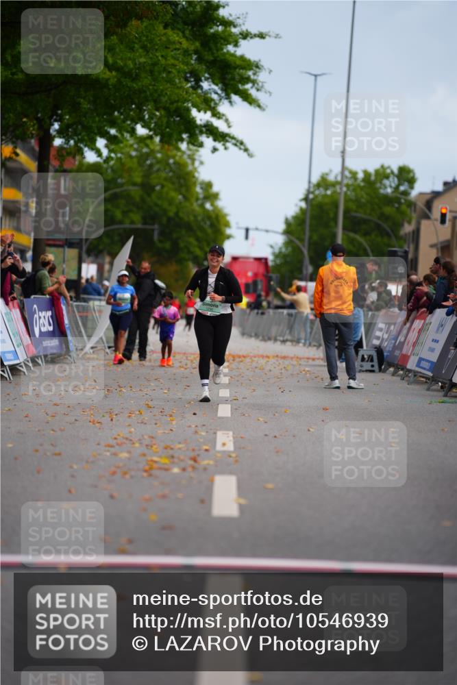 20.09.2026 - PSD Bank Halbmarathon LAZAROV Photography http://msf.ph/oto/10546939 20.09.2026 13:05:03 Ziel 1230 meine-sportfotos.de