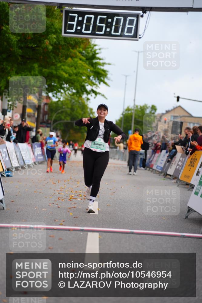 20.09.2026 - PSD Bank Halbmarathon LAZAROV Photography http://msf.ph/oto/10546954 20.09.2026 13:05:08 Ziel 1230 meine-sportfotos.de
