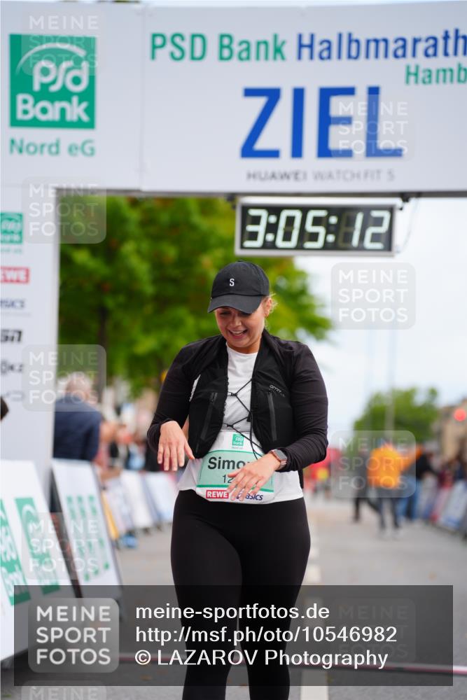20.09.2026 - PSD Bank Halbmarathon LAZAROV Photography http://msf.ph/oto/10546982 20.09.2026 13:05:12 Ziel 1230 meine-sportfotos.de