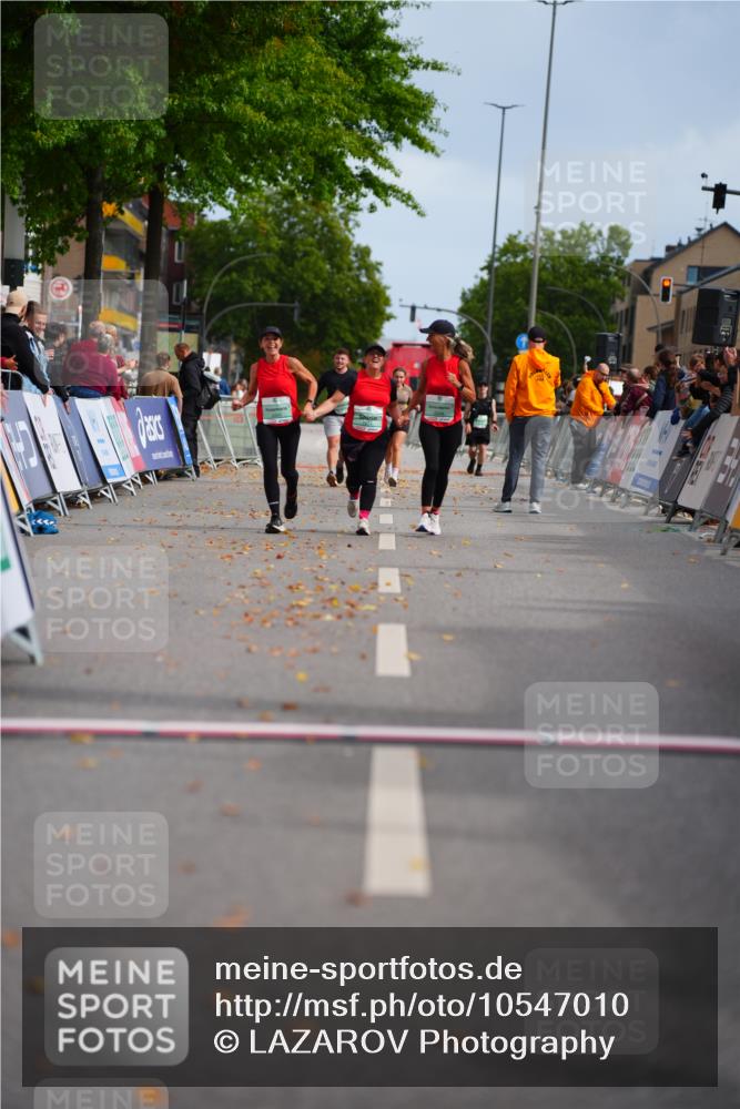 20.09.2026 - PSD Bank Halbmarathon LAZAROV Photography http://msf.ph/oto/10547010 20.09.2026 13:05:30 Ziel 1684, 4349, 4350 meine-sportfotos.de
