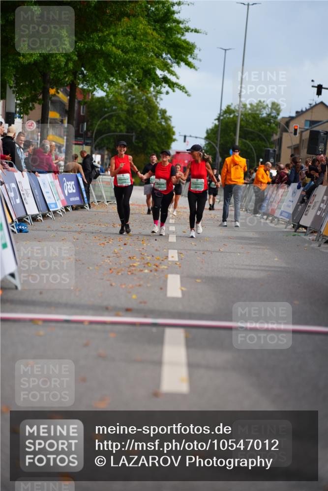 20.09.2026 - PSD Bank Halbmarathon LAZAROV Photography http://msf.ph/oto/10547012 20.09.2026 13:05:30 Ziel 1684, 4349, 4350 meine-sportfotos.de