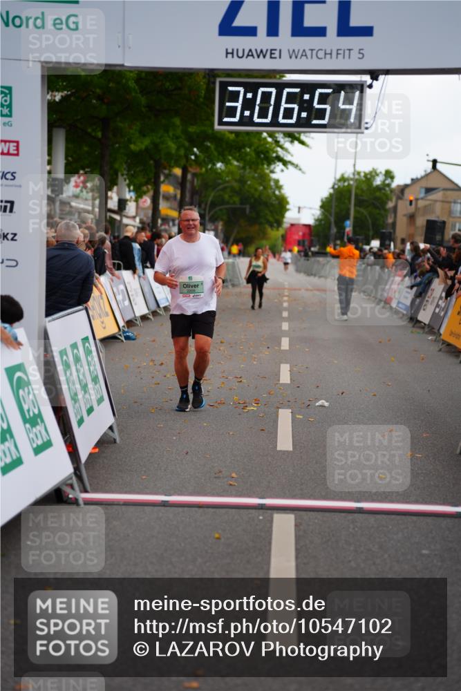 20.09.2026 - PSD Bank Halbmarathon LAZAROV Photography http://msf.ph/oto/10547102 20.09.2026 13:06:53 Ziel 2209, 4357 meine-sportfotos.de
