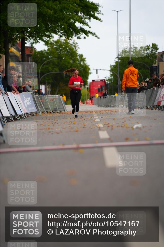 20.09.2026 - PSD Bank Halbmarathon LAZAROV Photography http://msf.ph/oto/10547167 20.09.2026 13:07:43 Ziel 4408 meine-sportfotos.de