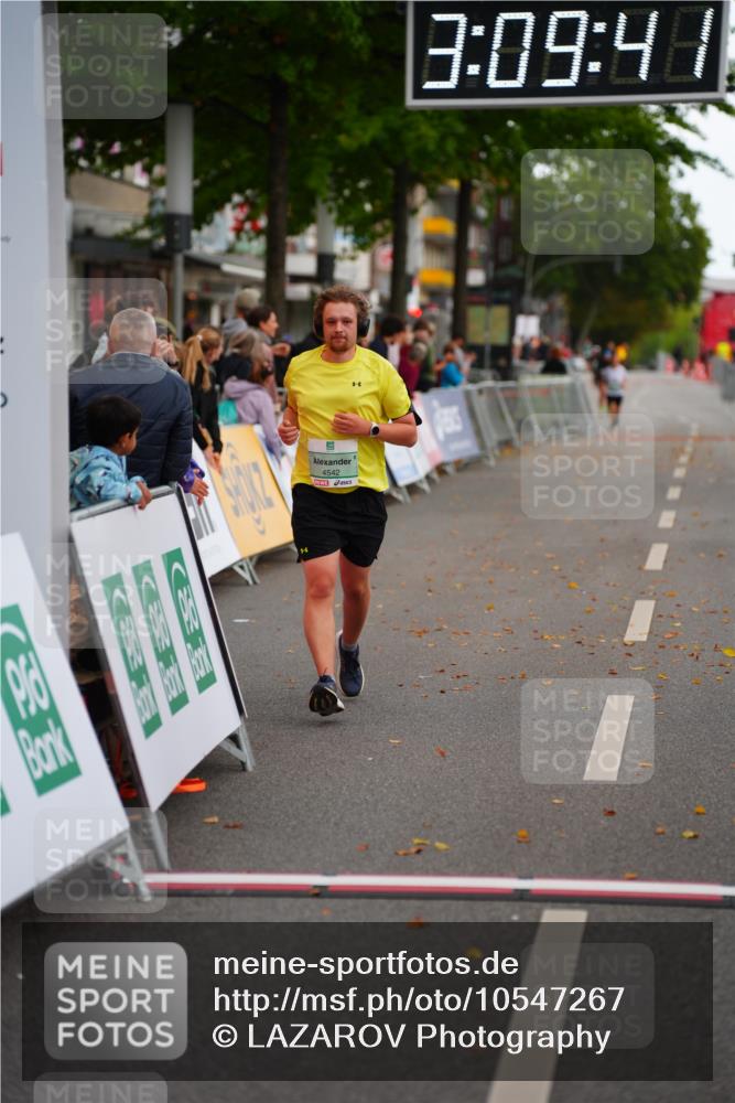 20.09.2026 - PSD Bank Halbmarathon LAZAROV Photography http://msf.ph/oto/10547267 20.09.2026 13:09:41 Ziel 4542 meine-sportfotos.de