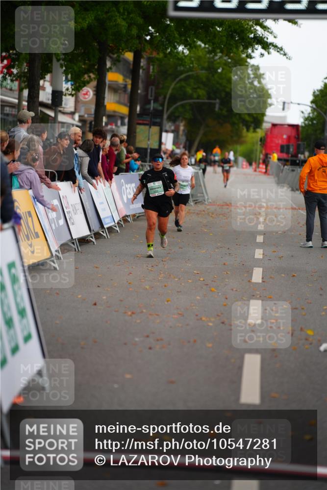 20.09.2026 - PSD Bank Halbmarathon LAZAROV Photography http://msf.ph/oto/10547281 20.09.2026 13:09:54 Ziel 3209 meine-sportfotos.de