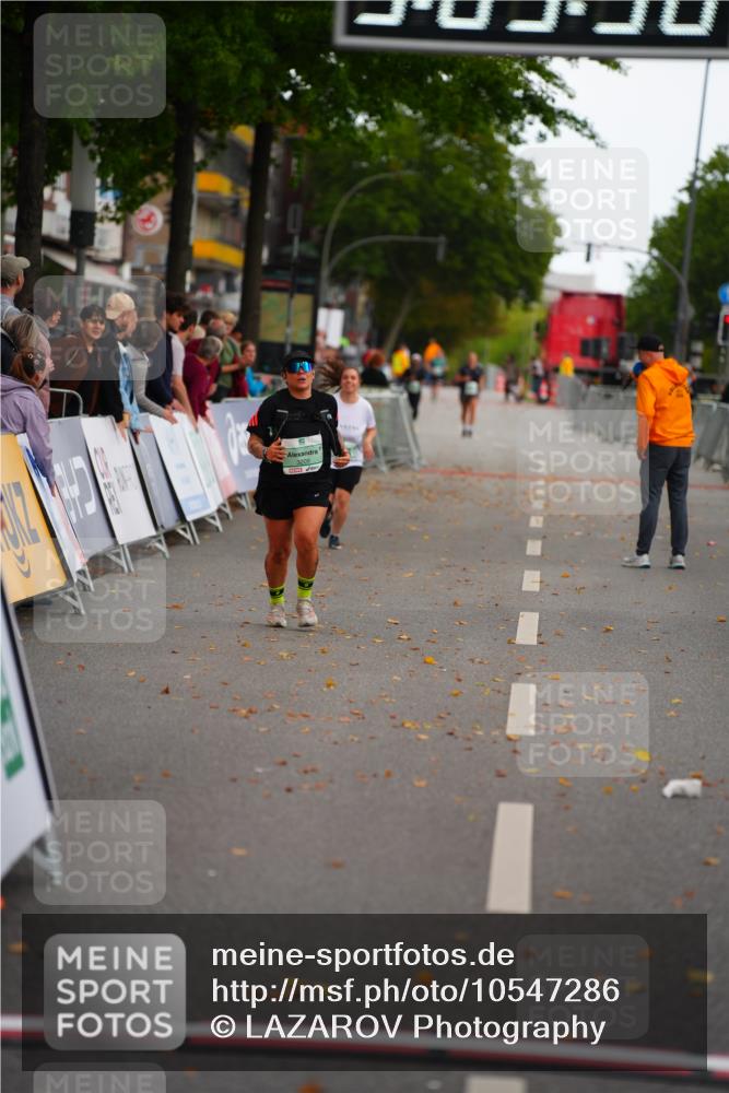 20.09.2026 - PSD Bank Halbmarathon LAZAROV Photography http://msf.ph/oto/10547286 20.09.2026 13:09:56 Ziel 3209 meine-sportfotos.de