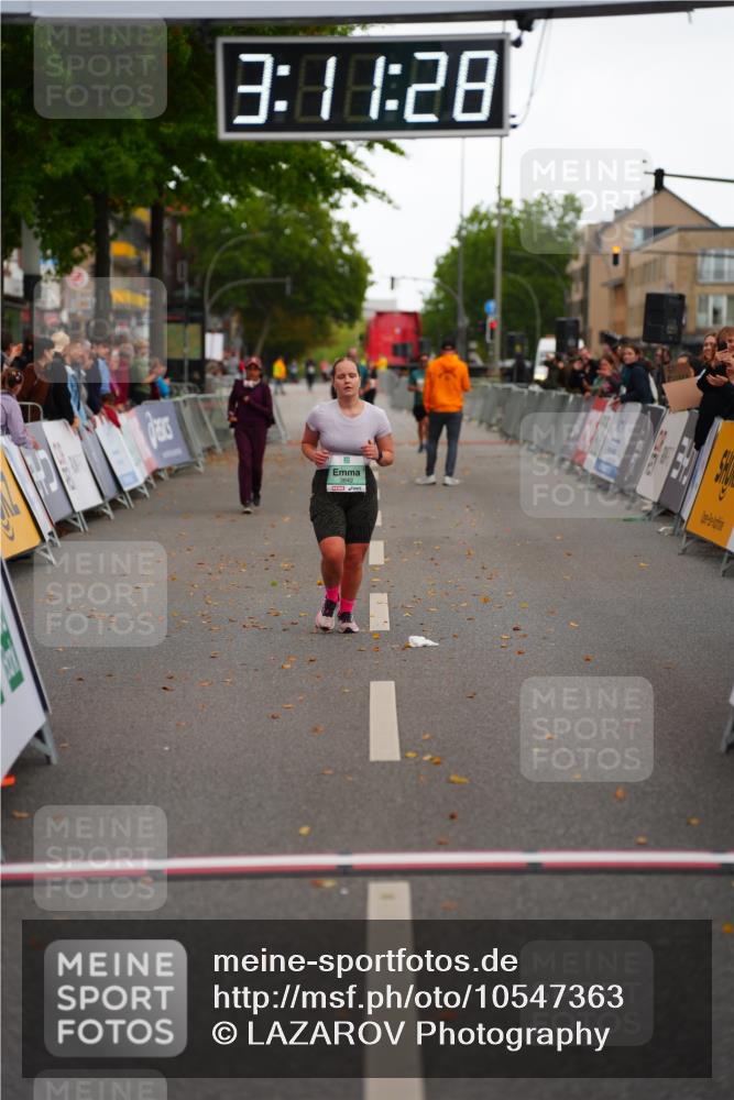 20.09.2026 - PSD Bank Halbmarathon LAZAROV Photography http://msf.ph/oto/10547363 20.09.2026 13:11:28 Ziel 3642 meine-sportfotos.de