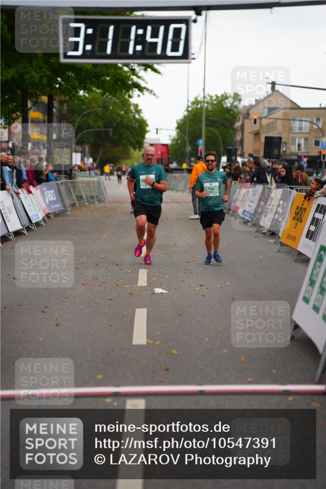 20.09.2026 - PSD Bank Halbmarathon LAZAROV Photography http://msf.ph/oto/10547391 20.09.2026 13:11:39 Ziel 3642, 3647, 3657 meine-sportfotos.de