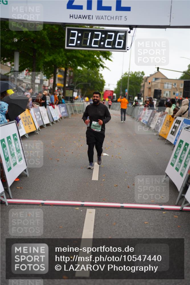 20.09.2026 - PSD Bank Halbmarathon LAZAROV Photography http://msf.ph/oto/10547440 20.09.2026 13:12:26 Ziel 1071 meine-sportfotos.de
