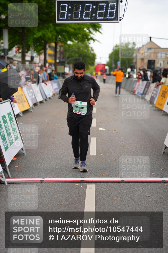 20.09.2026 - PSD Bank Halbmarathon LAZAROV Photography http://msf.ph/oto/10547444 20.09.2026 13:12:27 Ziel 1071 meine-sportfotos.de