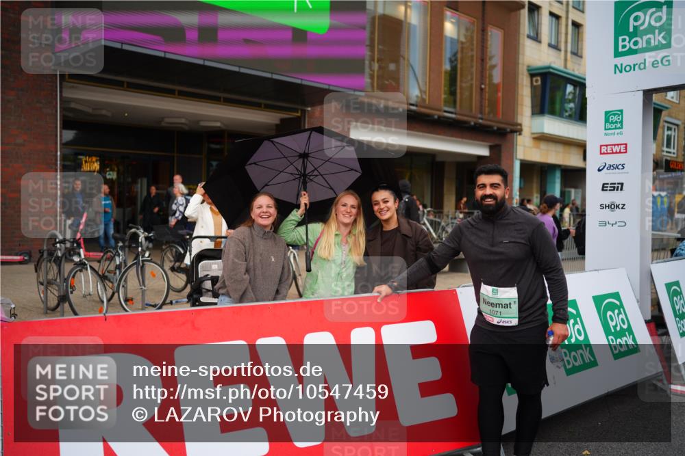 20.09.2026 - PSD Bank Halbmarathon LAZAROV Photography http://msf.ph/oto/10547459 20.09.2026 13:12:51 Ziel 1071 meine-sportfotos.de