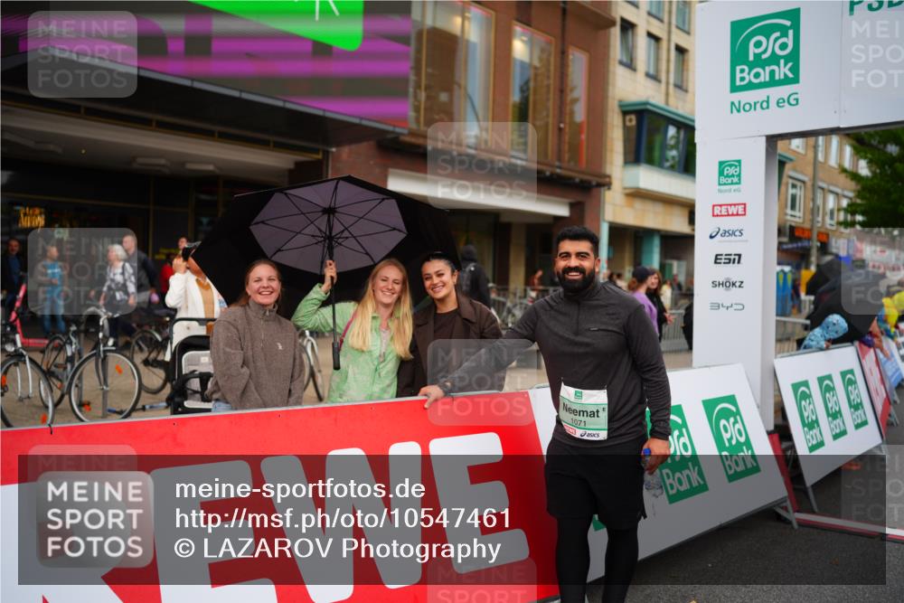 20.09.2026 - PSD Bank Halbmarathon LAZAROV Photography http://msf.ph/oto/10547461 20.09.2026 13:12:52 Ziel 1071 meine-sportfotos.de