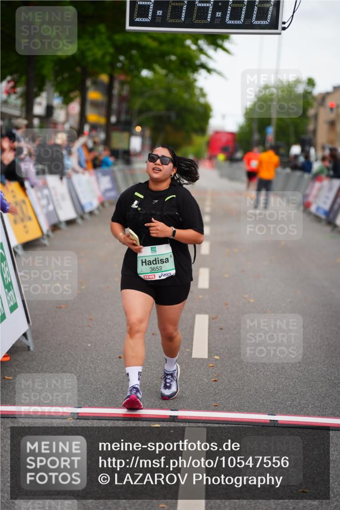 20.09.2026 - PSD Bank Halbmarathon LAZAROV Photography http://msf.ph/oto/10547556 20.09.2026 13:14:00 Ziel 3652 meine-sportfotos.de