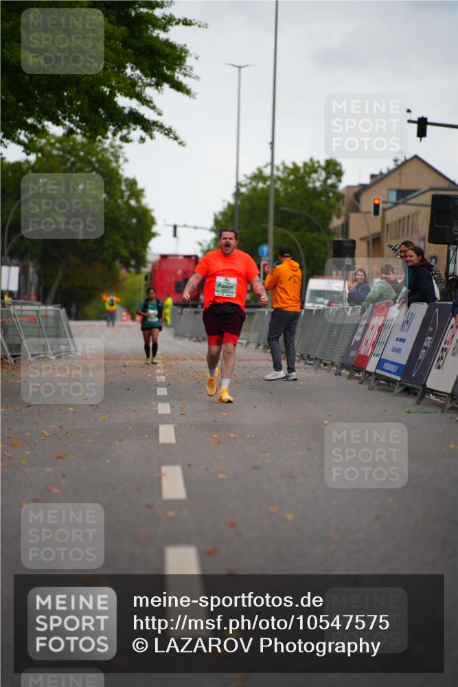 20.09.2026 - PSD Bank Halbmarathon LAZAROV Photography http://msf.ph/oto/10547575 20.09.2026 13:14:10 Ziel 4017 meine-sportfotos.de