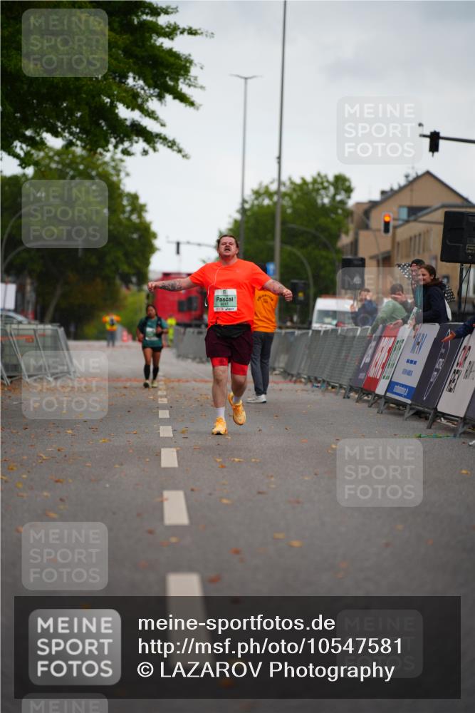20.09.2026 - PSD Bank Halbmarathon LAZAROV Photography http://msf.ph/oto/10547581 20.09.2026 13:14:11 Ziel 4017 meine-sportfotos.de