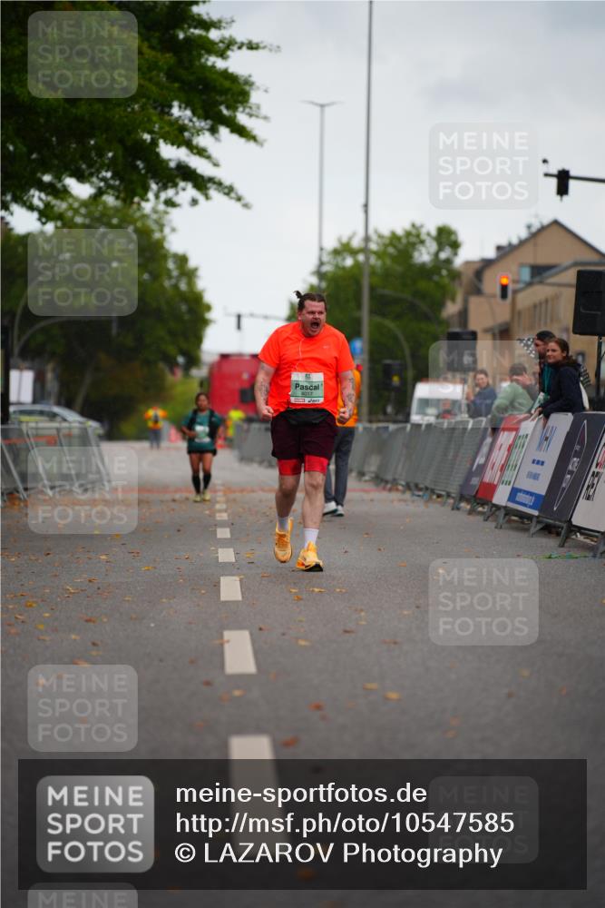 20.09.2026 - PSD Bank Halbmarathon LAZAROV Photography http://msf.ph/oto/10547585 20.09.2026 13:14:11 Ziel 4017 meine-sportfotos.de