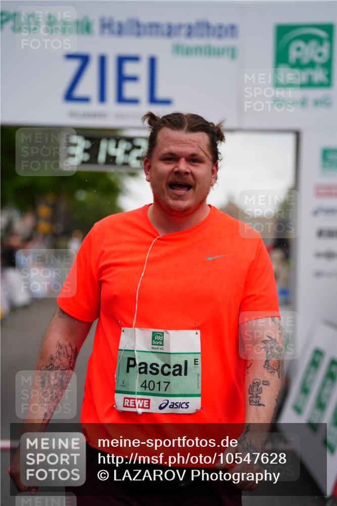20.09.2026 - PSD Bank Halbmarathon LAZAROV Photography http://msf.ph/oto/10547628 20.09.2026 13:14:22 Ziel 4017 meine-sportfotos.de