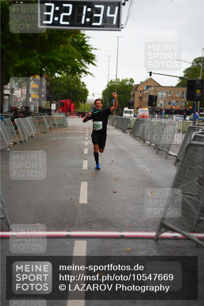 20.09.2026 - PSD Bank Halbmarathon LAZAROV Photography http://msf.ph/oto/10547669 20.09.2026 13:21:34 Ziel  meine-sportfotos.de