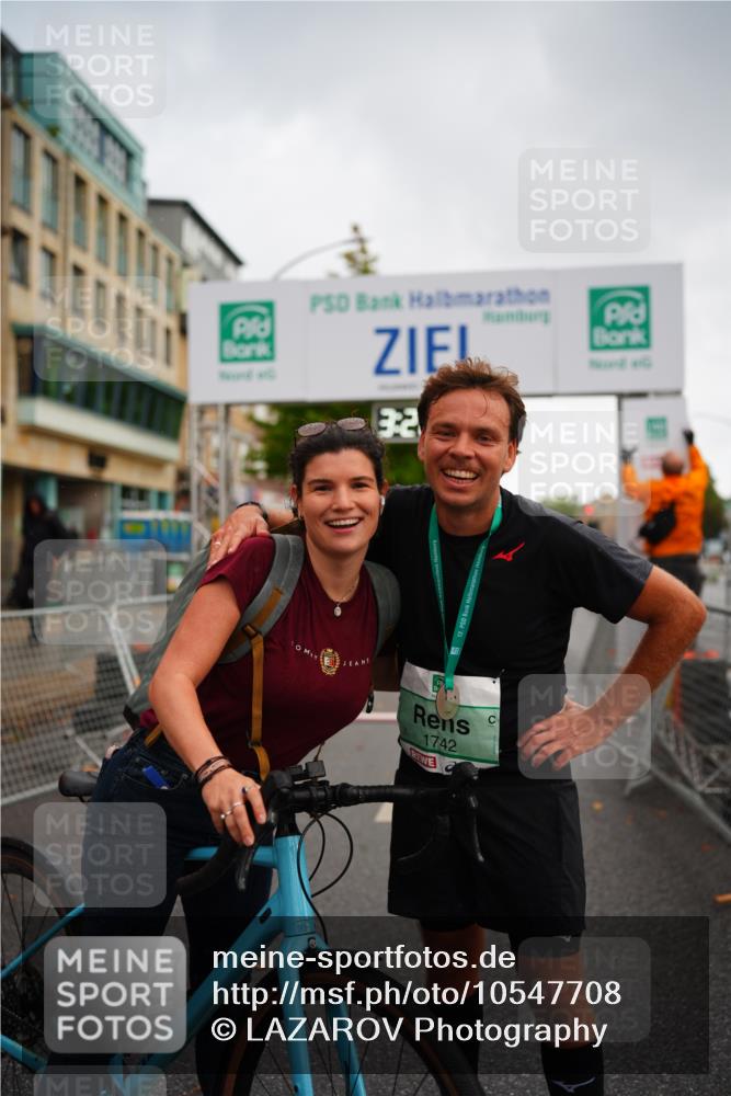 20.09.2026 - PSD Bank Halbmarathon LAZAROV Photography http://msf.ph/oto/10547708 20.09.2026 13:22:02 Ziel  meine-sportfotos.de