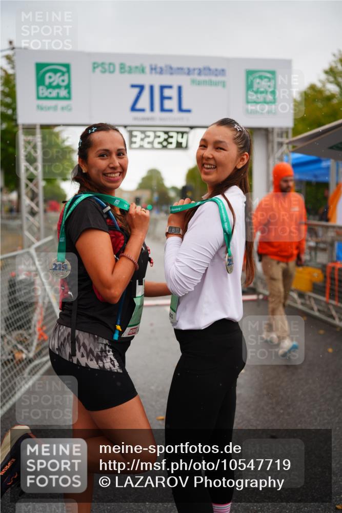 20.09.2026 - PSD Bank Halbmarathon LAZAROV Photography http://msf.ph/oto/10547719 20.09.2026 13:22:33 Ziel 2442 meine-sportfotos.de