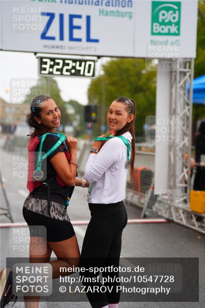 20.09.2026 - PSD Bank Halbmarathon LAZAROV Photography http://msf.ph/oto/10547728 20.09.2026 13:22:40 Ziel 2442 meine-sportfotos.de