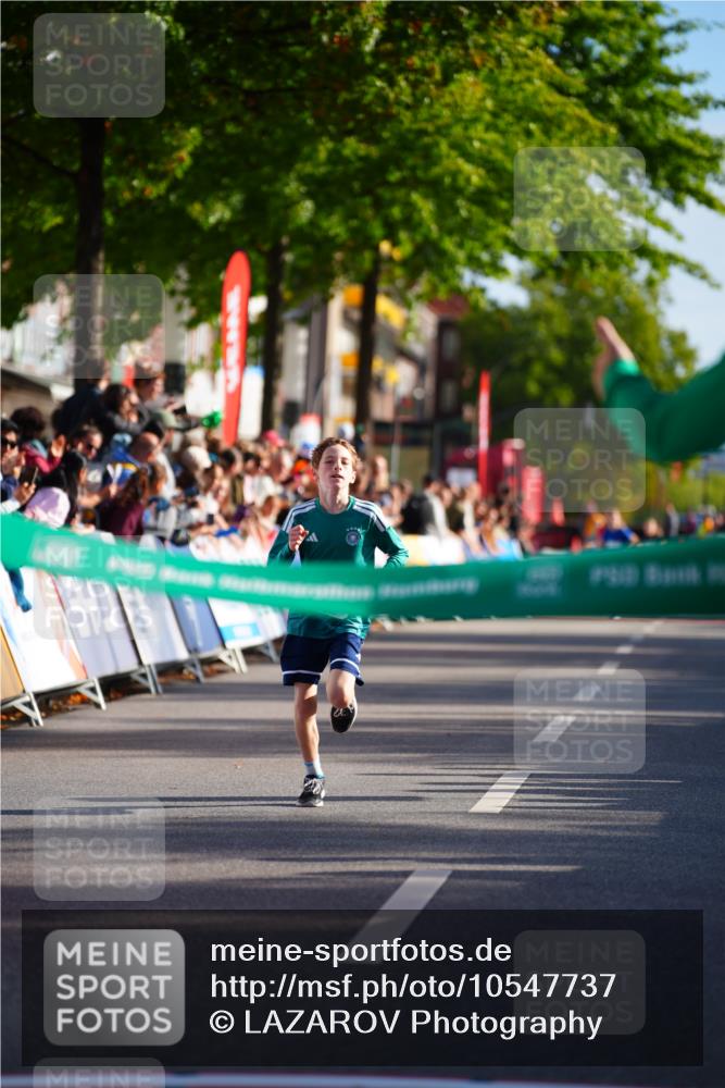 20.09.2026 - PSD Bank Halbmarathon LAZAROV Photography http://msf.ph/oto/10547737 20.09.2026 10:27:21 Ziel 371 meine-sportfotos.de