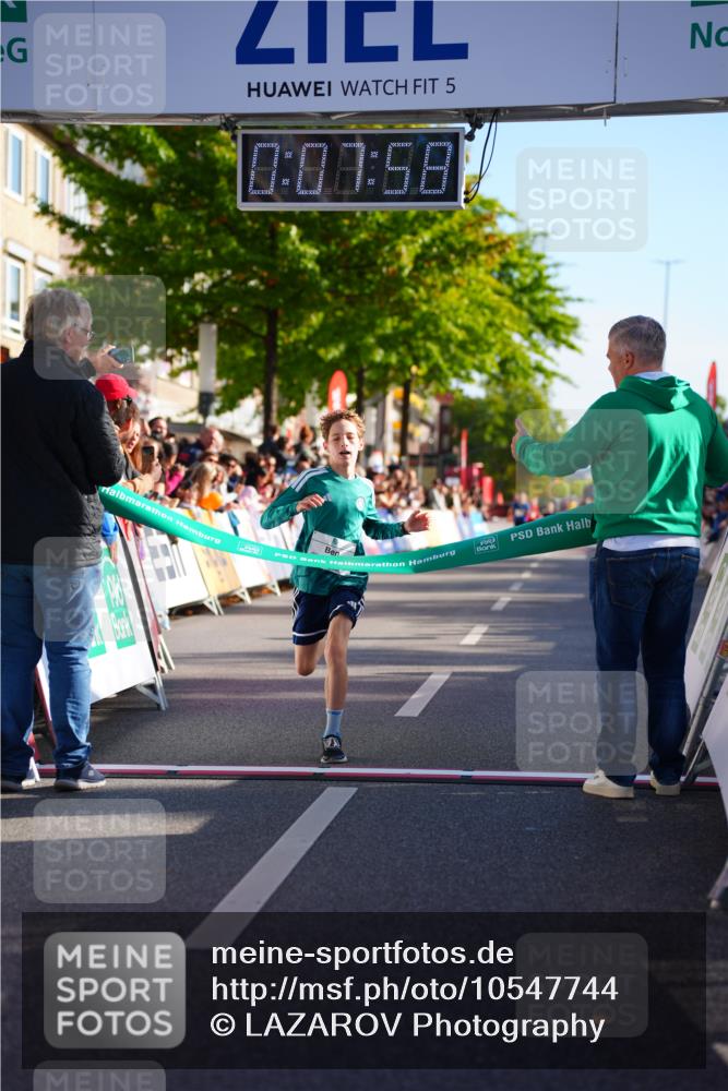 20.09.2026 - PSD Bank Halbmarathon LAZAROV Photography http://msf.ph/oto/10547744 20.09.2026 10:27:23 Ziel 371 meine-sportfotos.de