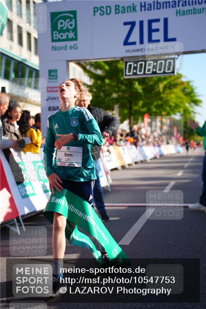 20.09.2026 - PSD Bank Halbmarathon LAZAROV Photography http://msf.ph/oto/10547753 20.09.2026 10:27:24 Ziel 371 meine-sportfotos.de