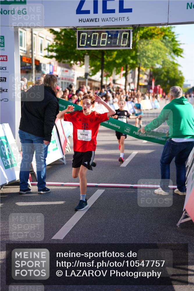 20.09.2026 - PSD Bank Halbmarathon LAZAROV Photography http://msf.ph/oto/10547757 20.09.2026 10:27:34 Ziel 101, 201, 348, 372 meine-sportfotos.de