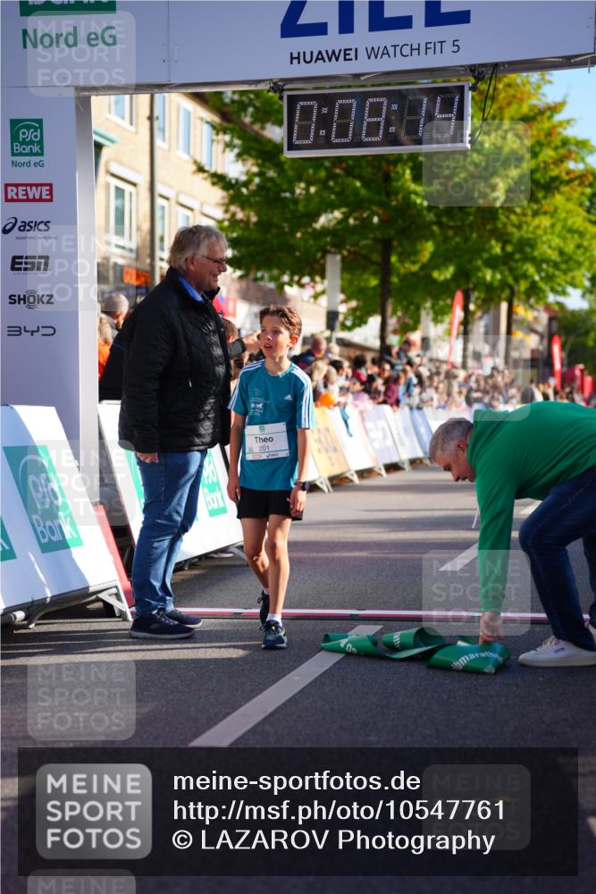20.09.2026 - PSD Bank Halbmarathon LAZAROV Photography http://msf.ph/oto/10547761 20.09.2026 10:27:38 Ziel 101, 201, 348, 372 meine-sportfotos.de