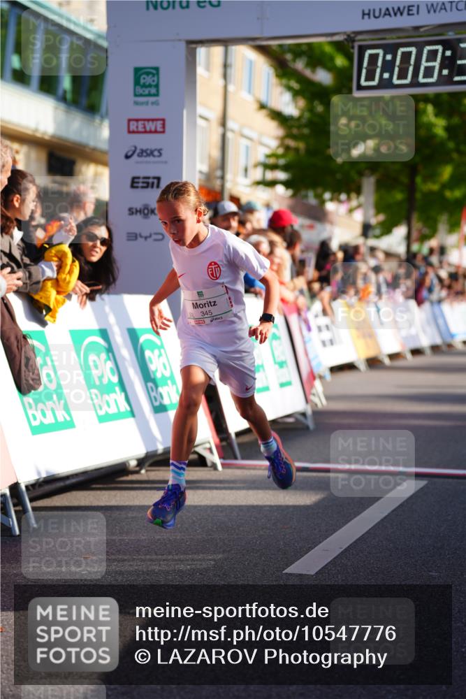 20.09.2026 - PSD Bank Halbmarathon LAZAROV Photography http://msf.ph/oto/10547776 20.09.2026 10:27:55 Ziel 345, 412 meine-sportfotos.de