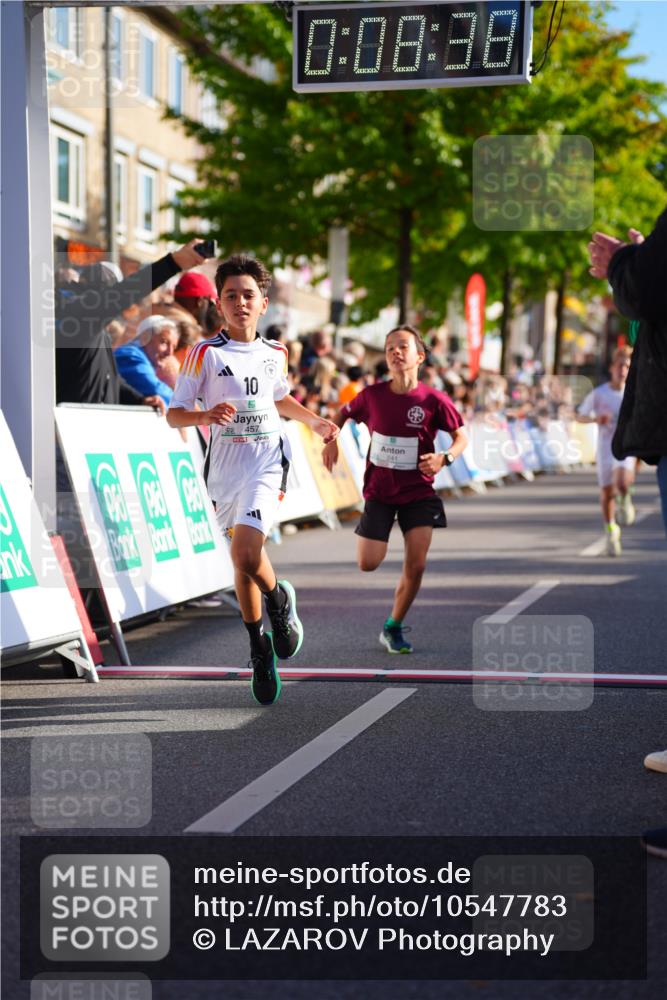 20.09.2026 - PSD Bank Halbmarathon LAZAROV Photography http://msf.ph/oto/10547783 20.09.2026 10:28:02 Ziel 216, 241, 250, 345, 457 meine-sportfotos.de