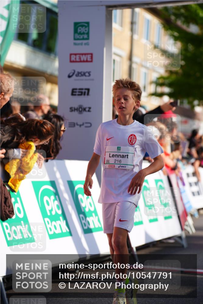 20.09.2026 - PSD Bank Halbmarathon LAZAROV Photography http://msf.ph/oto/10547791 20.09.2026 10:28:05 Ziel 130, 216, 241, 250, 445, 457 meine-sportfotos.de