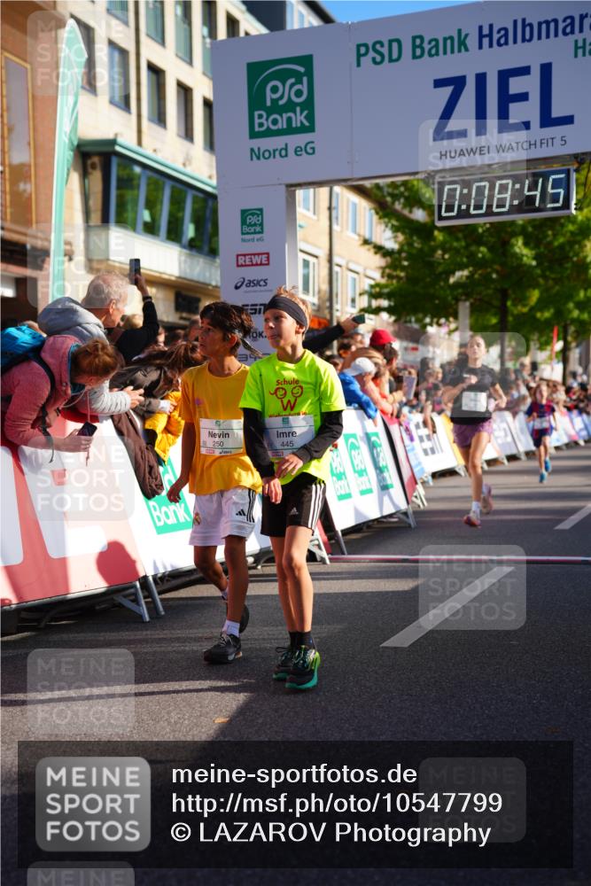 20.09.2026 - PSD Bank Halbmarathon LAZAROV Photography http://msf.ph/oto/10547799 20.09.2026 10:28:09 Ziel 123, 130, 216, 241, 250, 271, 445, 457 meine-sportfotos.de