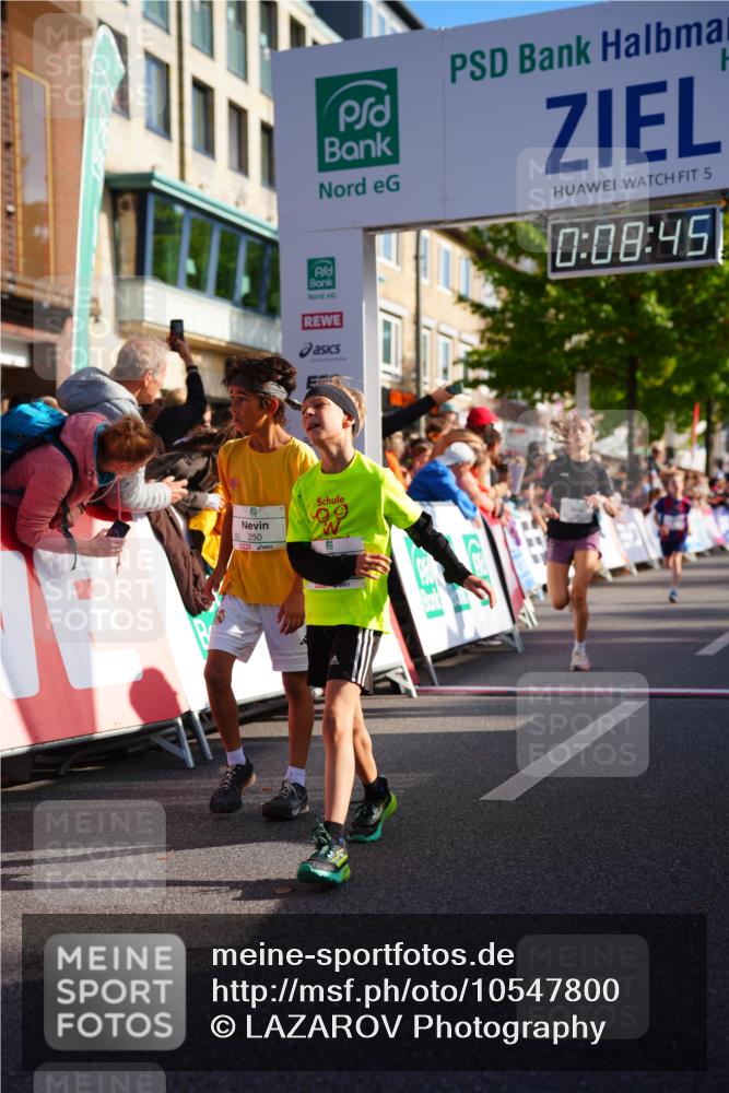 20.09.2026 - PSD Bank Halbmarathon LAZAROV Photography http://msf.ph/oto/10547800 20.09.2026 10:28:09 Ziel 123, 130, 216, 241, 250, 271, 445, 457 meine-sportfotos.de