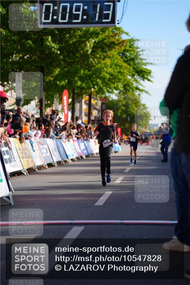 20.09.2026 - PSD Bank Halbmarathon LAZAROV Photography http://msf.ph/oto/10547828 20.09.2026 10:28:37 Ziel 111 meine-sportfotos.de