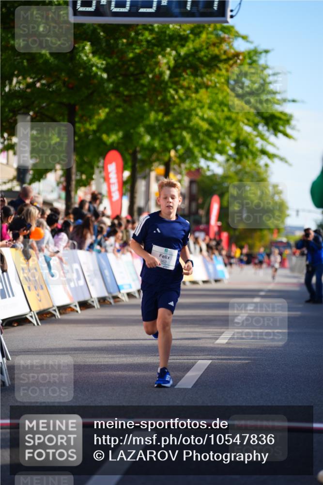 20.09.2026 - PSD Bank Halbmarathon LAZAROV Photography http://msf.ph/oto/10547836 20.09.2026 10:28:42 Ziel 111, 362 meine-sportfotos.de
