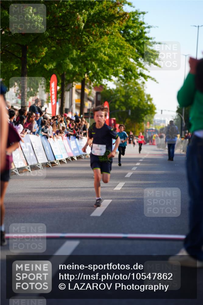 20.09.2026 - PSD Bank Halbmarathon LAZAROV Photography http://msf.ph/oto/10547862 20.09.2026 10:29:01 Ziel 206, 211, 242, 258, 301, 354 meine-sportfotos.de