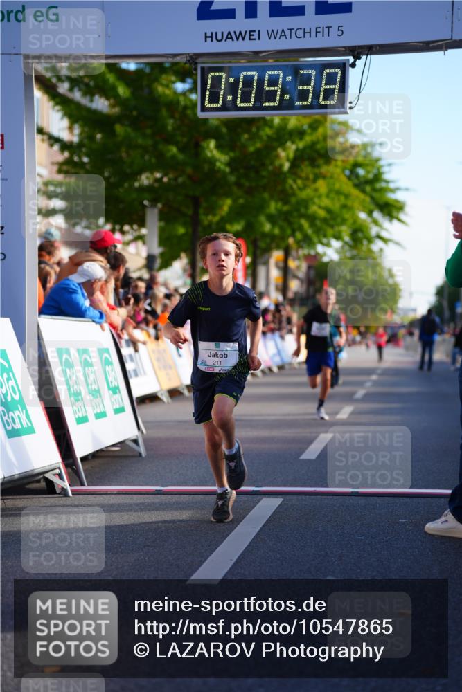 20.09.2026 - PSD Bank Halbmarathon LAZAROV Photography http://msf.ph/oto/10547865 20.09.2026 10:29:02 Ziel 206, 211, 242, 258, 301, 354 meine-sportfotos.de
